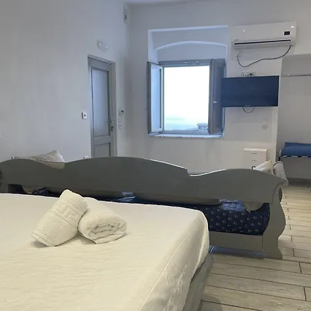 Loucas Caldera View Hotel 4*